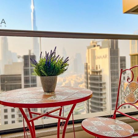 Mira Holiday Homes - Lovely Studio With Burj Khalifa View Dubái Exterior foto