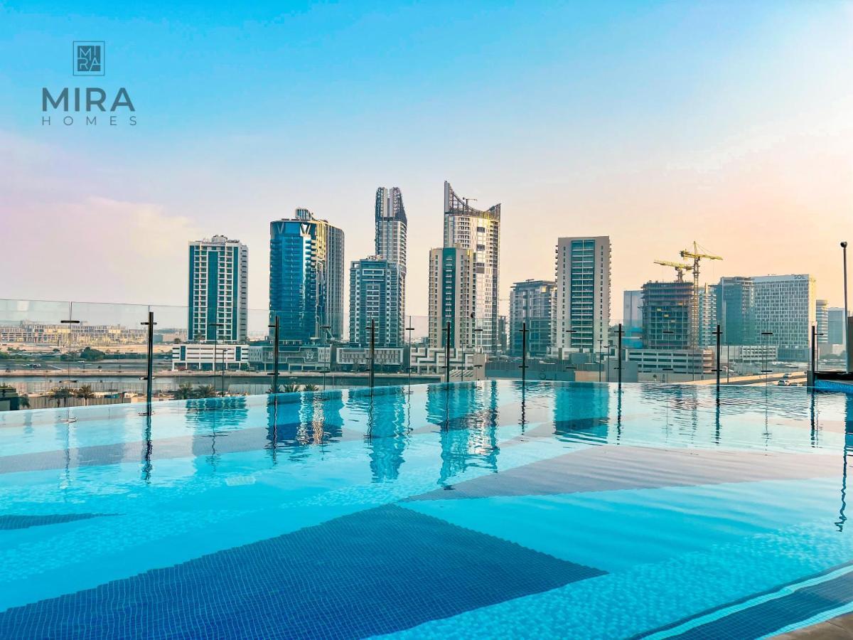 Mira Holiday Homes - Lovely Studio With Burj Khalifa View Dubái Exterior foto